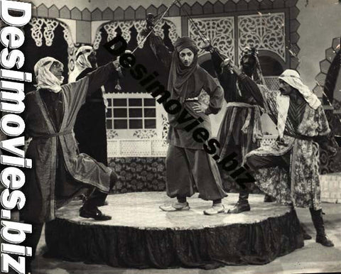 Aab e Hayat (1982) Movie Still - www.desimovies.biz