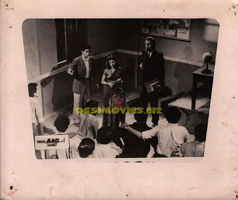 Aag  1948 - Movie Still - www.desimovies.biz