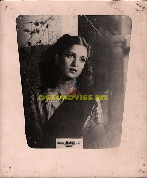 Aag  1948 - Movie Still - www.desimovies.biz