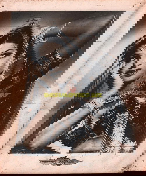 Arzoo (1950) Bollywood Movie Still - www.desimovies.biz
