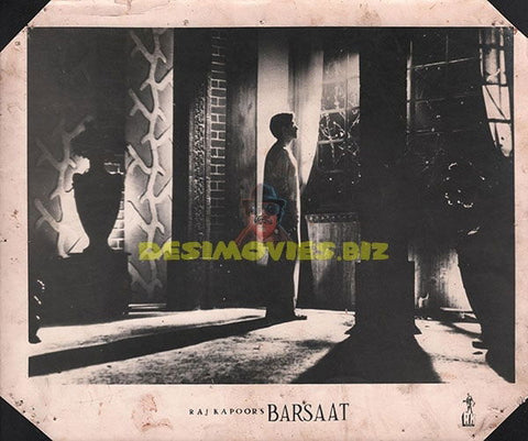 Barsaat - (1949) Bollywood Movie Still - www.desimovies.biz