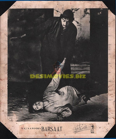 Barsaat - (1949) Bollywood Movie Still - www.desimovies.biz