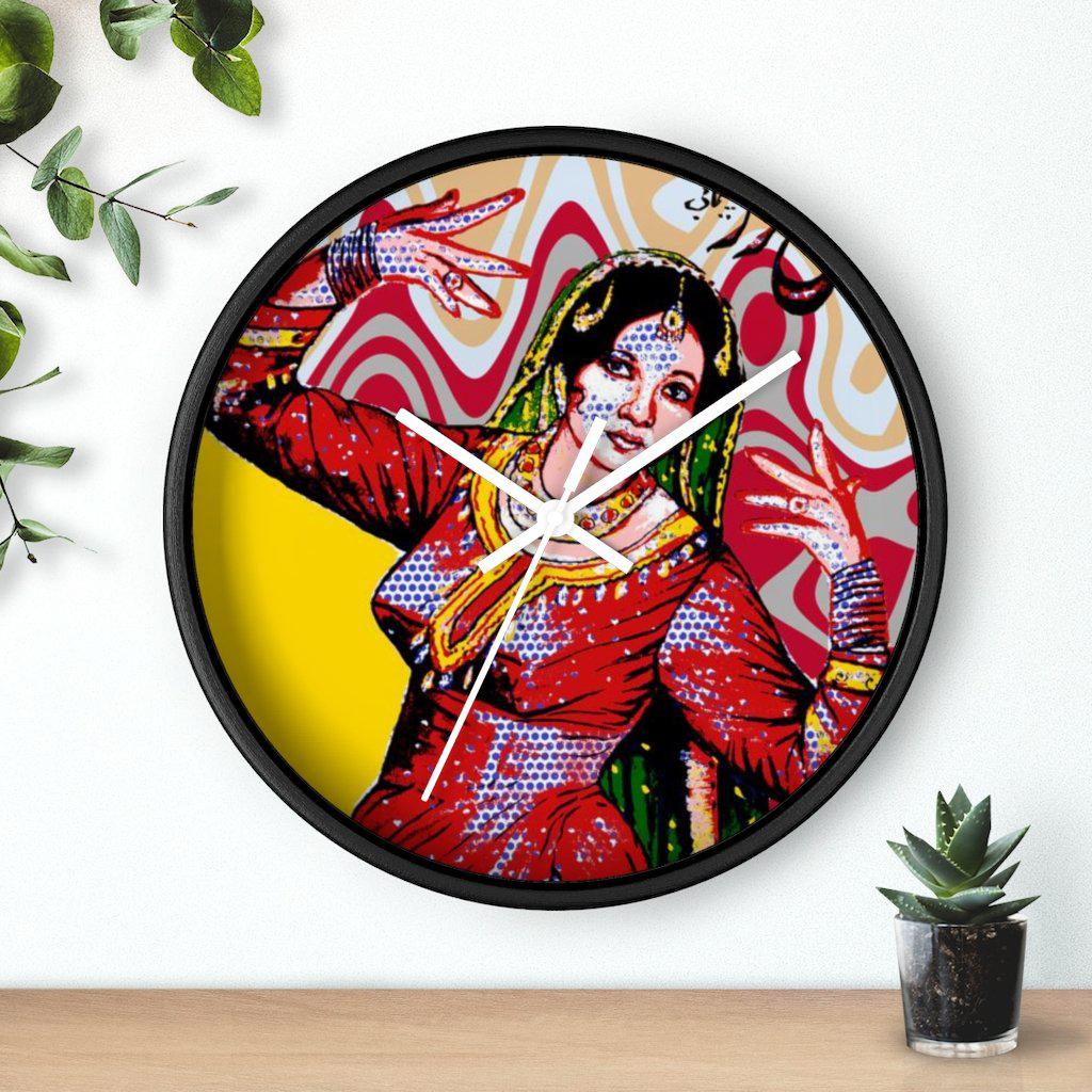 Chughal Khor - Wall clock - www.desimovies.biz