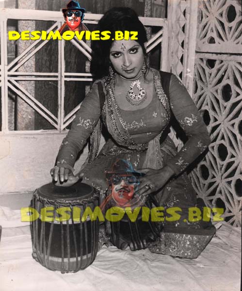 Najma (Lollywood Star) Movie Still 2 - www.desimovies.biz