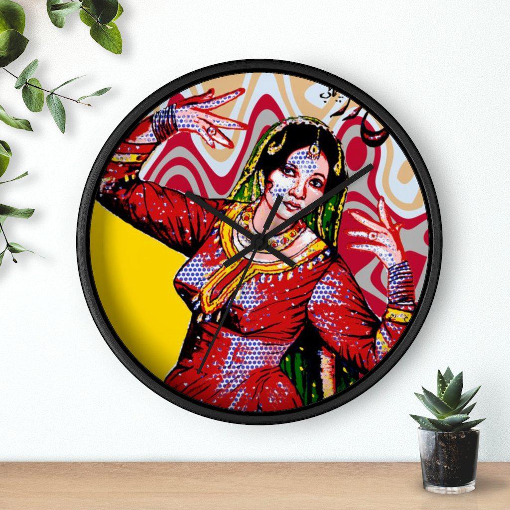 Chughal Khor - Wall clock - www.desimovies.biz