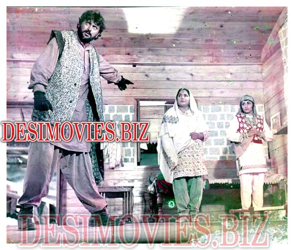 Jahan Baraf Girti Hay (1972) Movie Still 4 - www.desimovies.biz