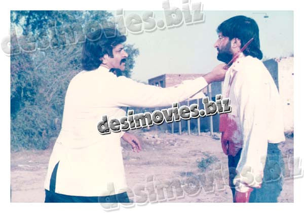 Khan-e-Azam (1990) Movie Still - www.desimovies.biz
