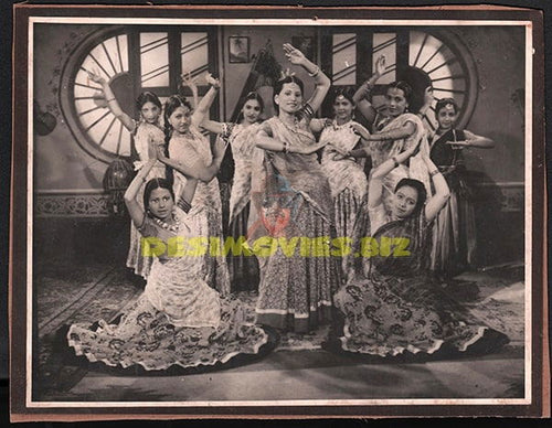 (1950) Bollywood Movie Still - www.desimovies.biz