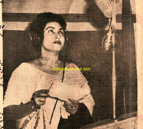 Noor Jehan - in the recording studio - www.desimovies.biz