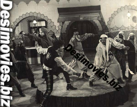 Aab e Hayat (1982) Movie Still - www.desimovies.biz