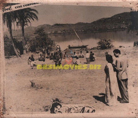 Aag (1948) Bollywood Movie Still - www.desimovies.biz