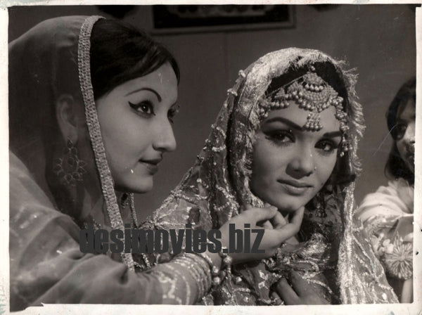 Aaliya & Chakori  - Lollywood Stars - www.desimovies.biz