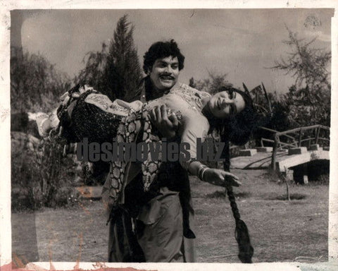 Aaliya & Iqbal Hassan - Lollywood Stars - www.desimovies.biz