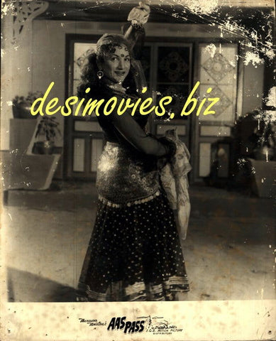 Aas Paas (1957) Movie Still 17 - www.desimovies.biz