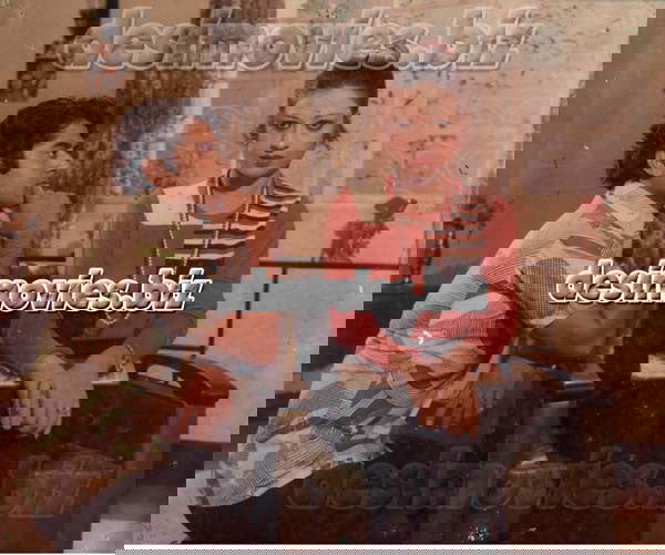 Abhi Tou Mein Jawan Hun (1978) Movie Still 17 - www.desimovies.biz