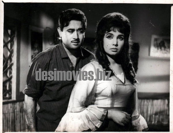 Asmat (1968) Husna & Ejaz still - Lollywood Stars - www.desimovies.biz