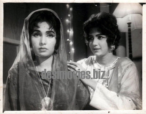Asmat (1968) Husna & Zeba still - Lollywood Stars - www.desimovies.biz