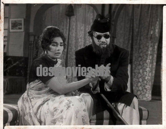 Aurat Ek Kahani (1963) Husna & Ejaz still - Lollywood Stars - www.desimovies.biz