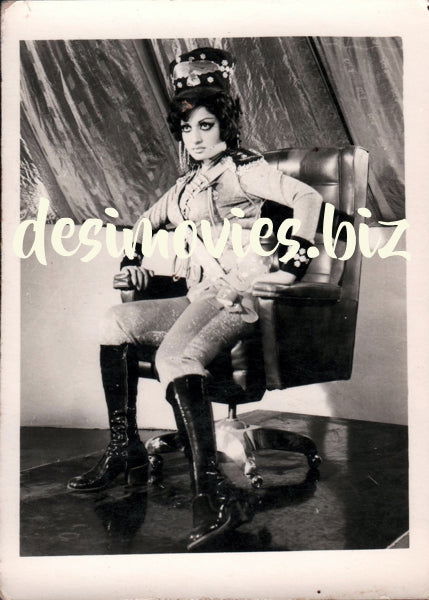 Aurat Raj (1979) Movie Still - www.desimovies.biz