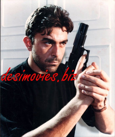 Barood (2000) Lollywood Lobby Card Still - www.desimovies.biz