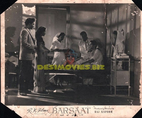 Barsaat - (1949) Bollywood Movie Still - www.desimovies.biz