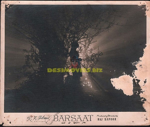 Barsaat - (1949) Bollywood Movie Still - www.desimovies.biz