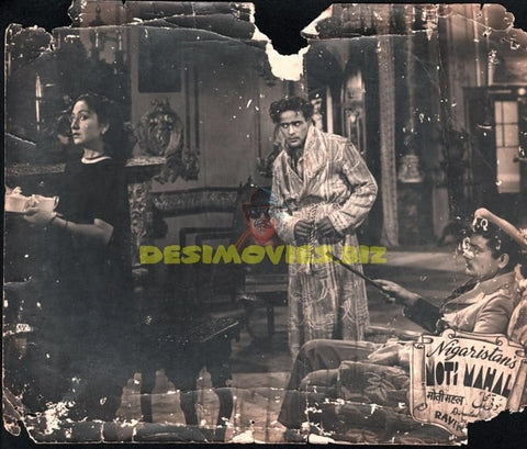 Moti Mahal (1952) Bollywood Movie Still - www.desimovies.biz