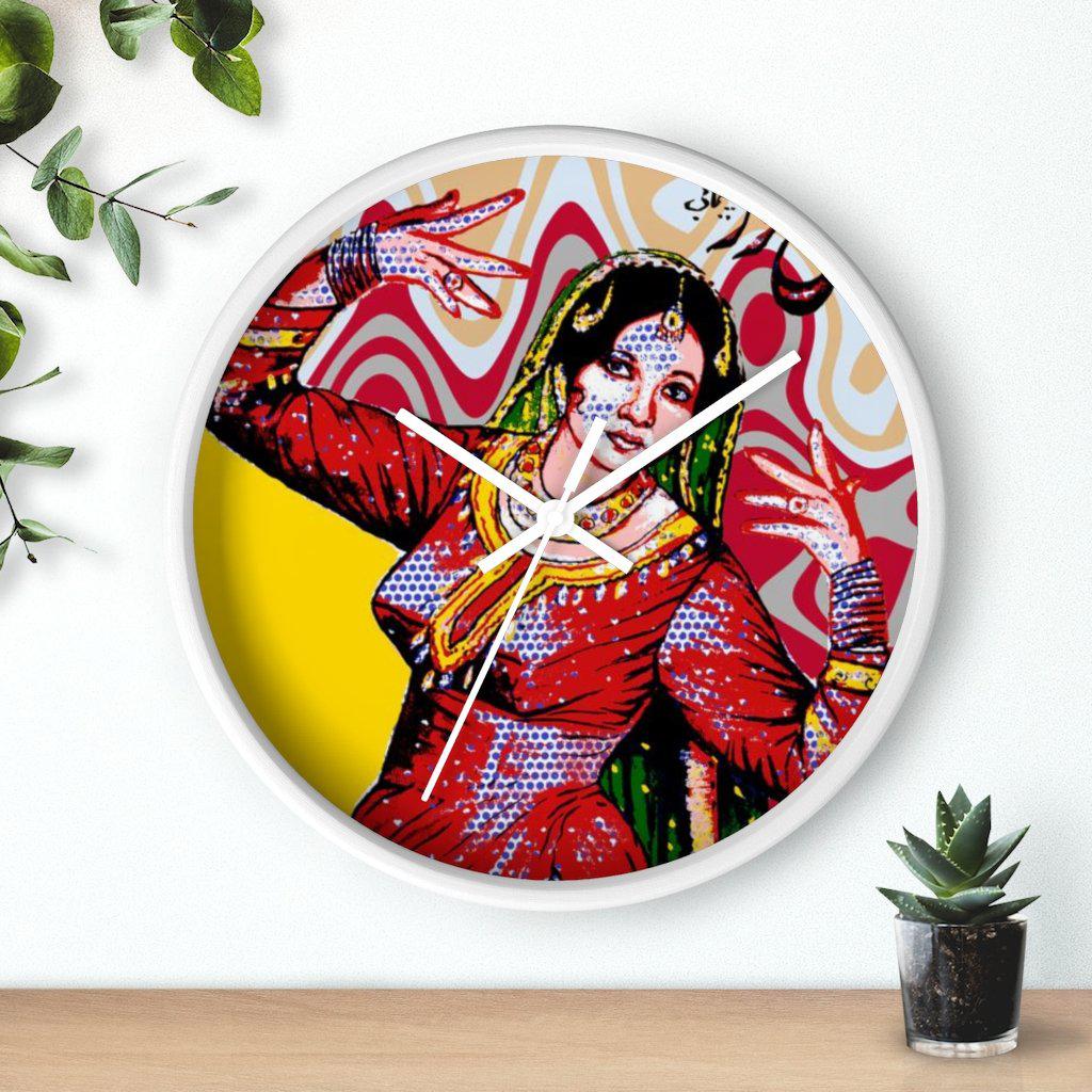 Chughal Khor - Wall clock - www.desimovies.biz