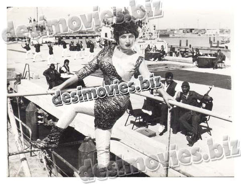 Teen Yakkay Teen Chakkay (1991) Movie Still 8 - www.desimovies.biz