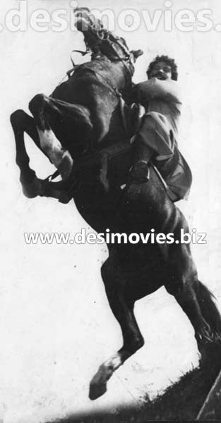 Laawaris (1983) Movie Still - www.desimovies.biz