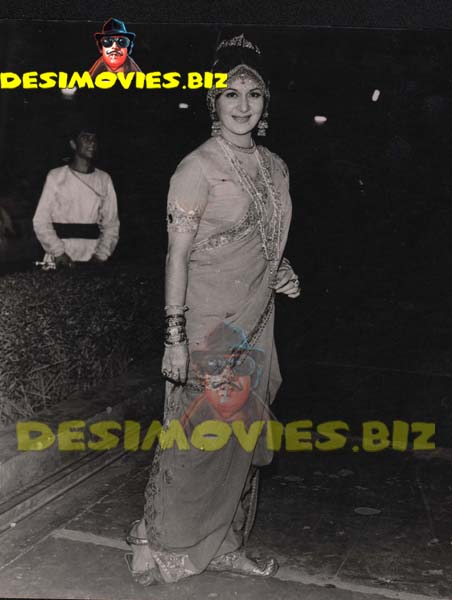 Nayyar Sultana (Lollywood Star) Movie Still 1 - www.desimovies.biz