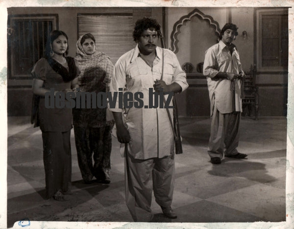 Iqbal Hassan & Chakori , Seema, Mustafa Qureshi  - Lollywood Stars - www.desimovies.biz