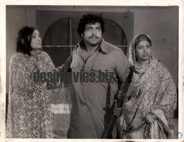 Iqbal Hassan, Nabeela, Aalia - Lollywood Stars - www.desimovies.biz
