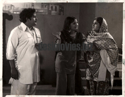 Iqbal Hassan & Chakori , Seema  - Lollywood Stars - www.desimovies.biz