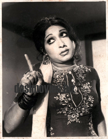 Najma - Lollywood Stars - www.desimovies.biz