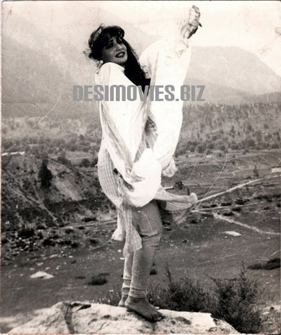 Sona Chandi (1983)  Movie Still