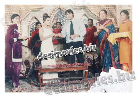 Daulat (2001) Movie Still - www.desimovies.biz