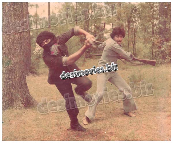 Goonj (1977) Movie Still 2 - www.desimovies.biz