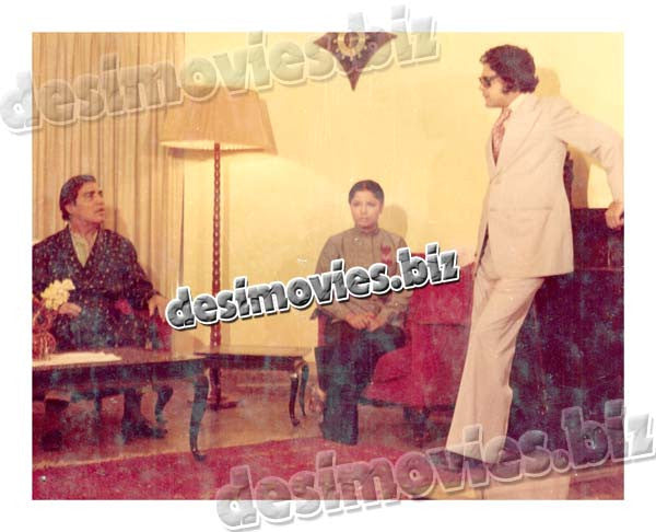 Mohabat Aur Majboori (1981) Movie Still 3