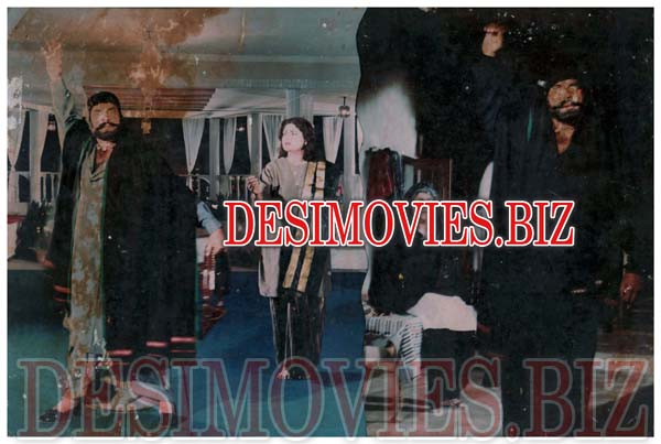 Riaz Gujjar (1991) Movie Still - www.desimovies.biz